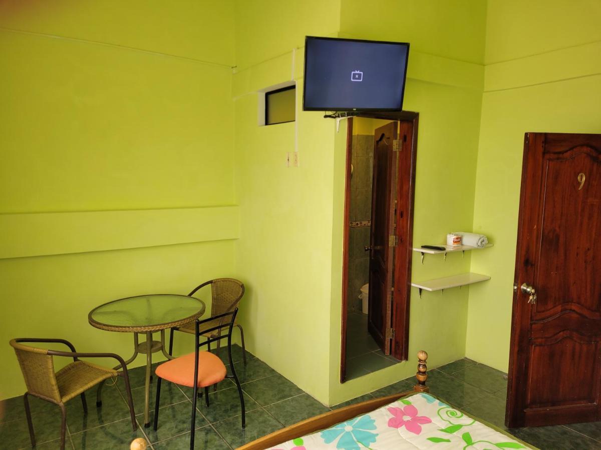 Hostal Haziel Салинас Екстериор снимка