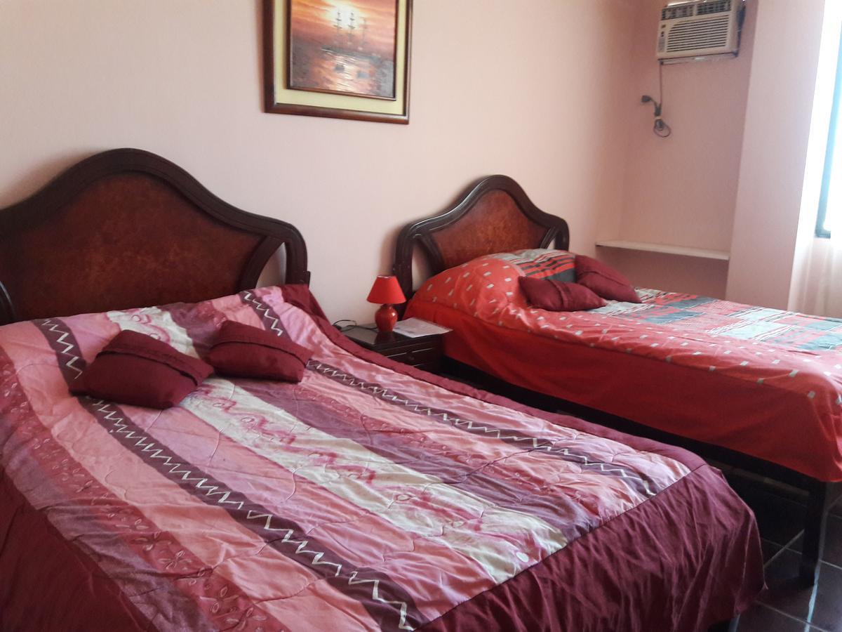 Hostal Haziel Салинас Екстериор снимка