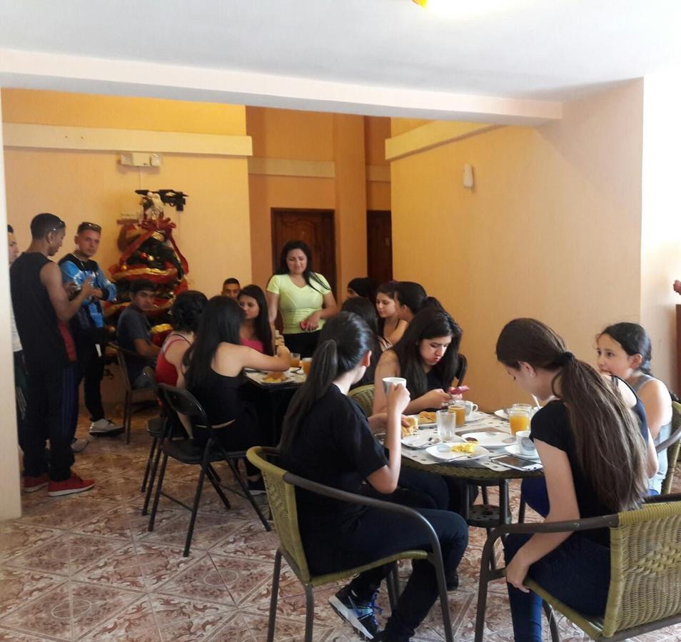 Hostal Haziel Салинас Екстериор снимка